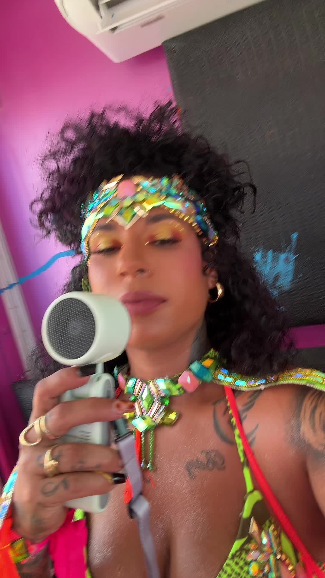 @ShhmoneyCurl