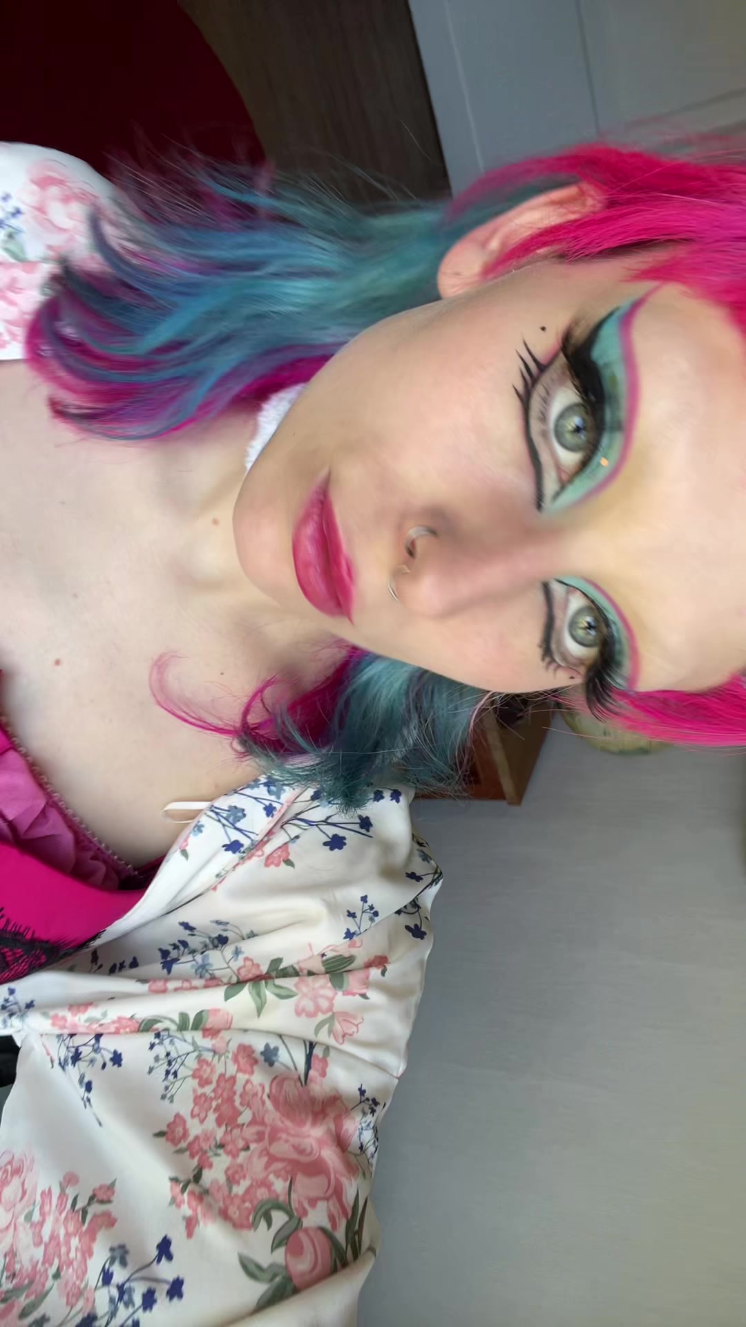 @weirdlywelldressed