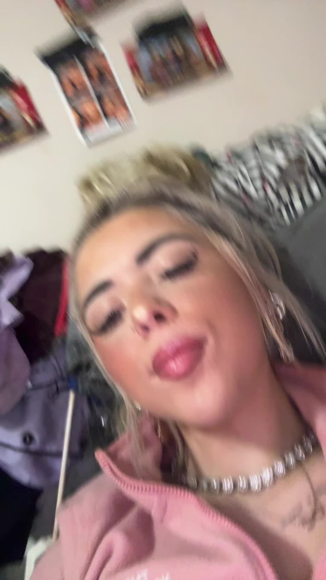 @yazminellie