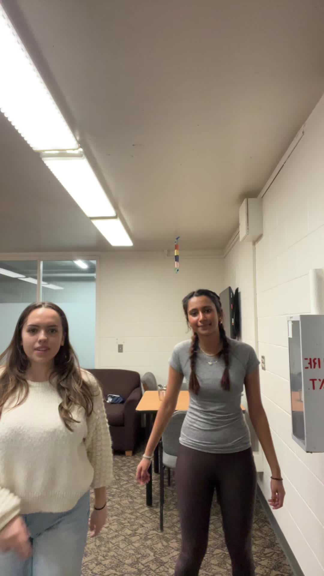 @Elisa