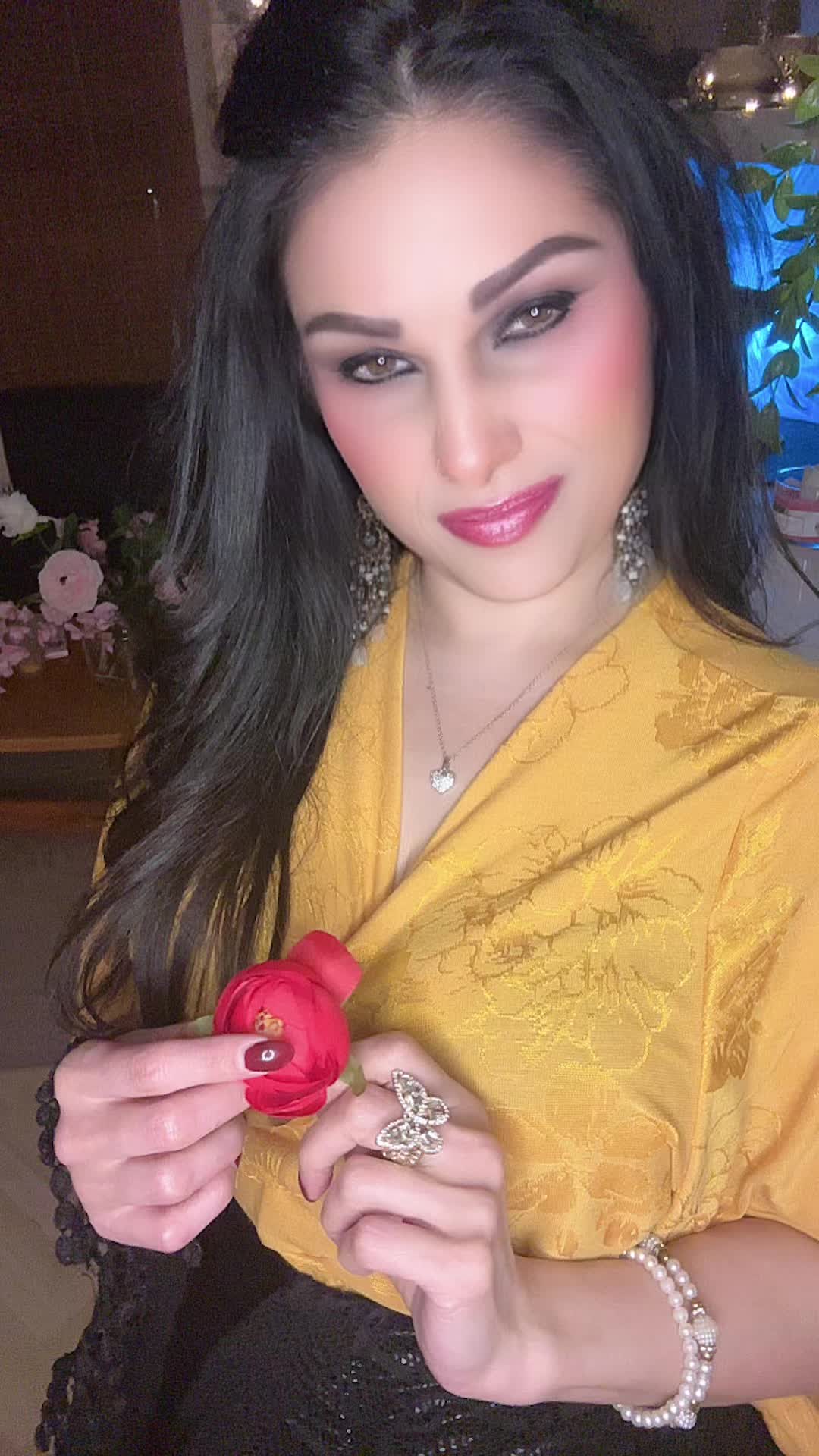 @Firozha 🇳🇱🇸🇷🇮🇳
