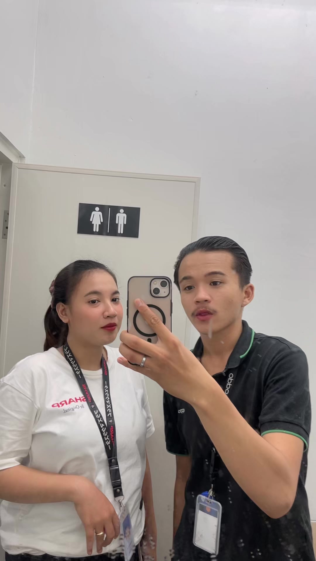 @🦖