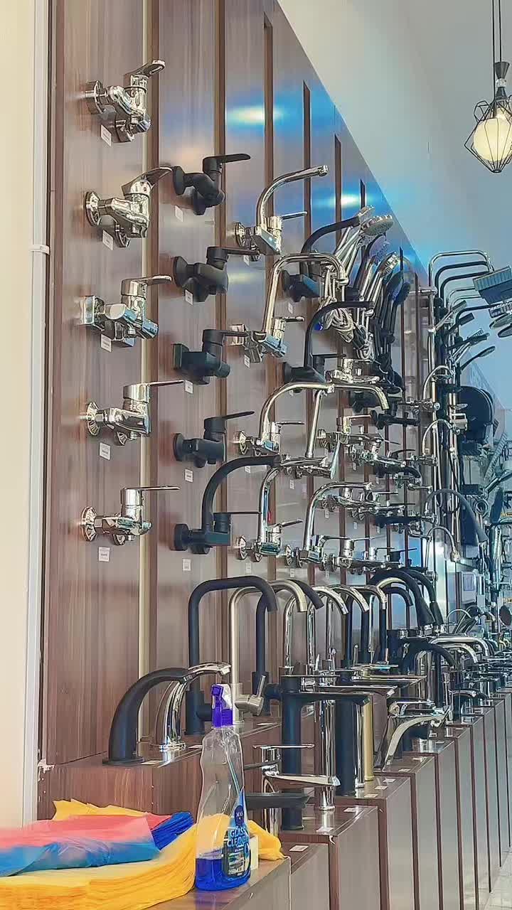 @ن ص ي ر حسين مروت ________A