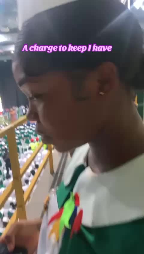 @Gнℓσяιyα🎀💫
