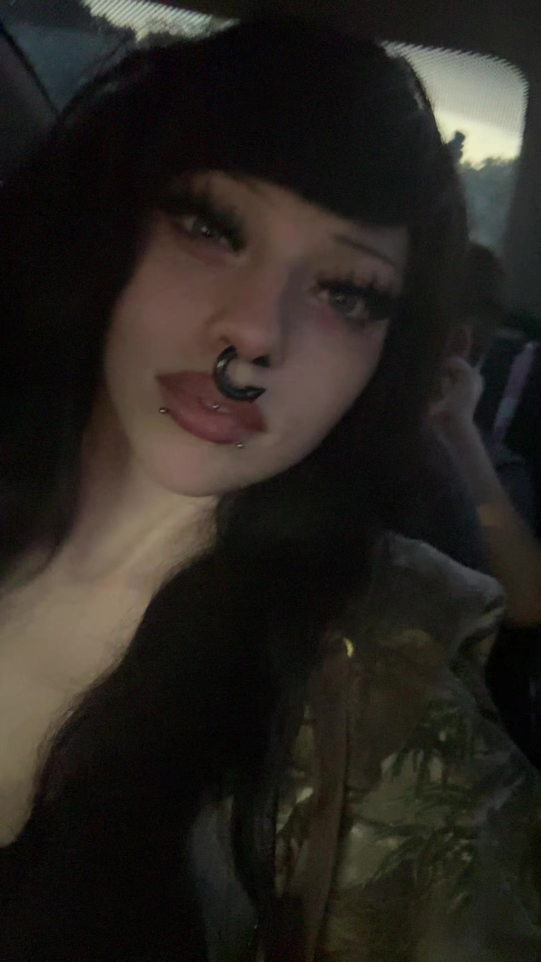 @adelais ྀིྀི