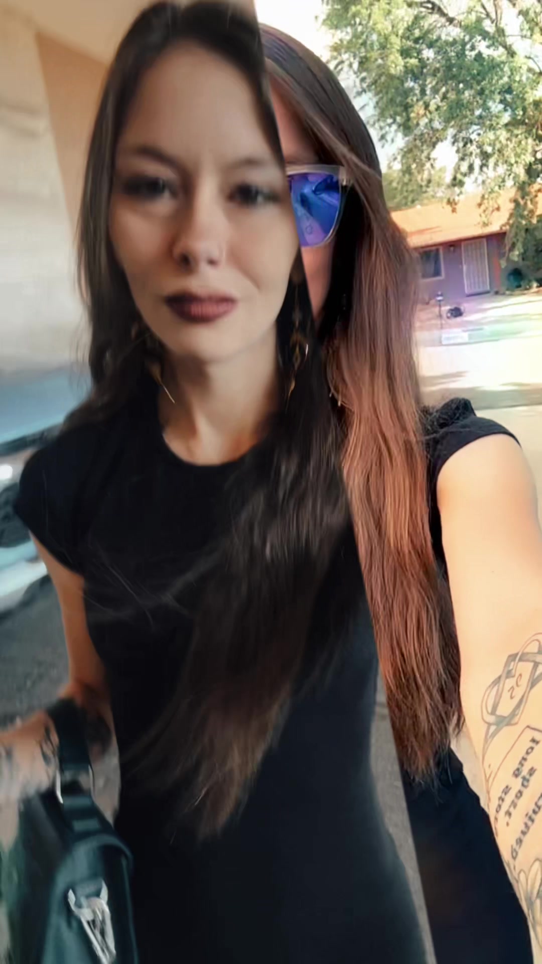 @Elisiana