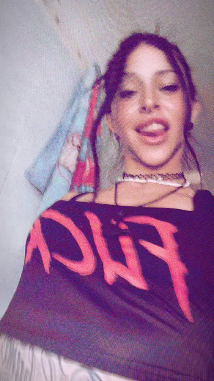 @Jeyy