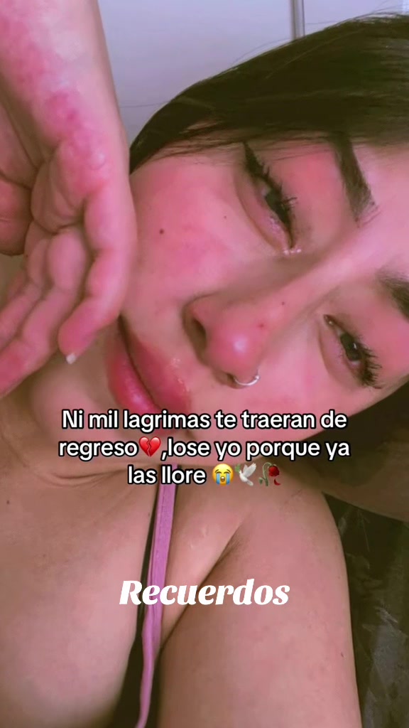 @👑__RØSÄ__🌹