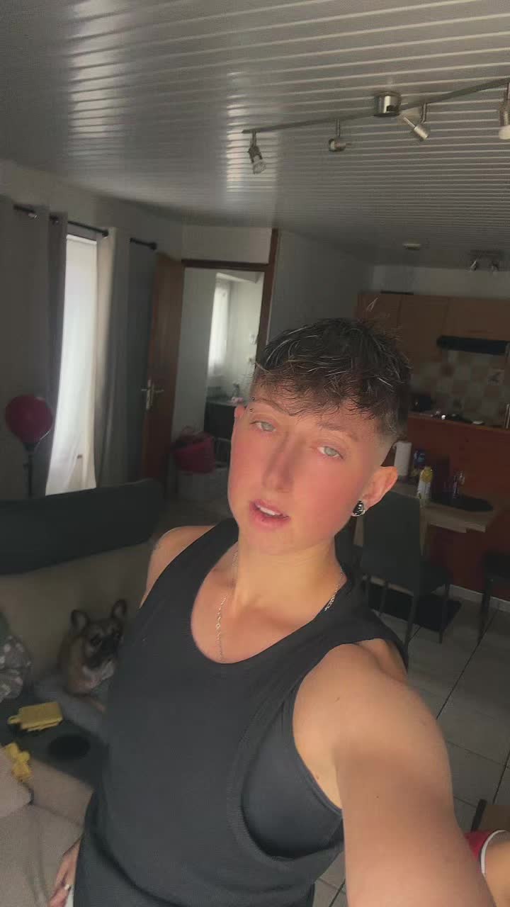 @Ma&euml;va 🖤🩶❤️