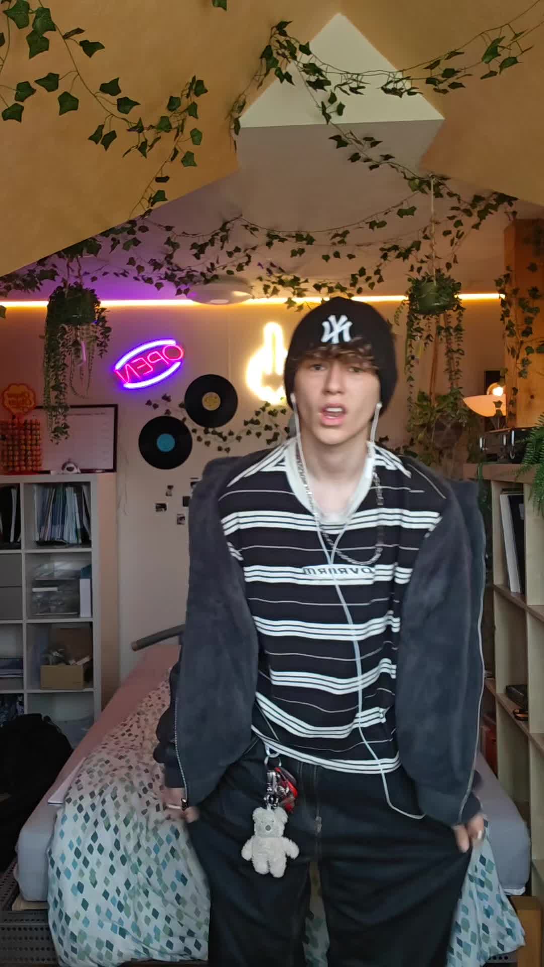 @Jonas