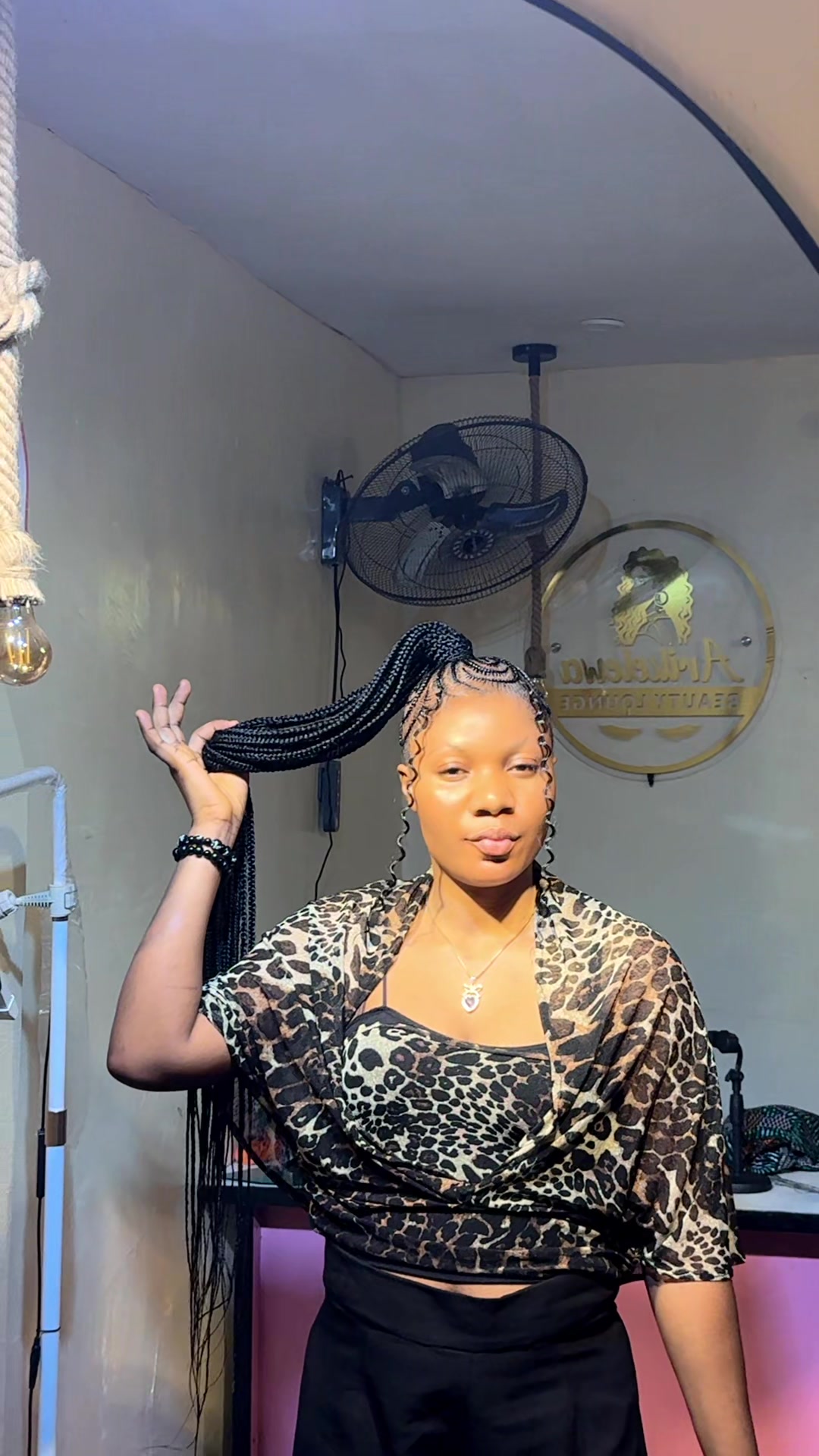 @HAIRSTYLIST IN OYO