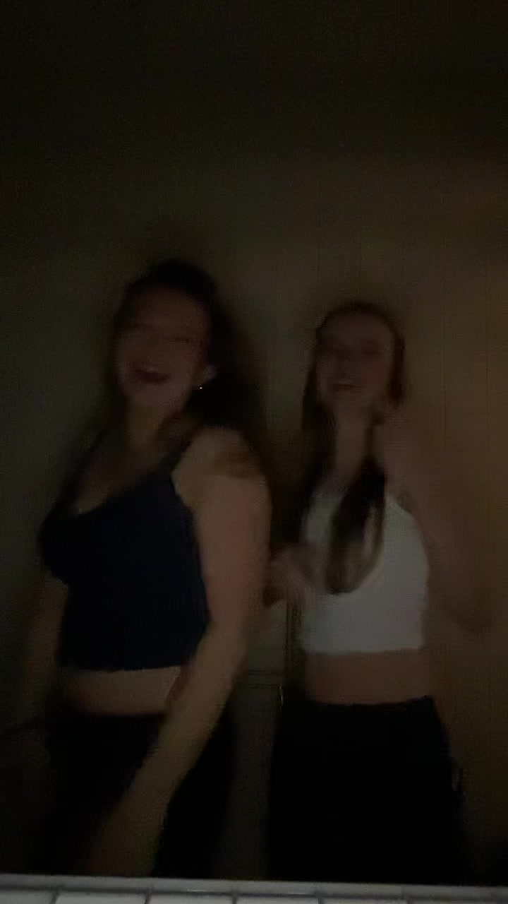 @Eliiii