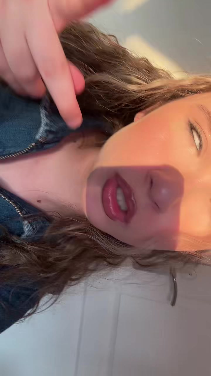 @𝓛𝓸𝓾-𝓐𝓷𝓷𝓮.
