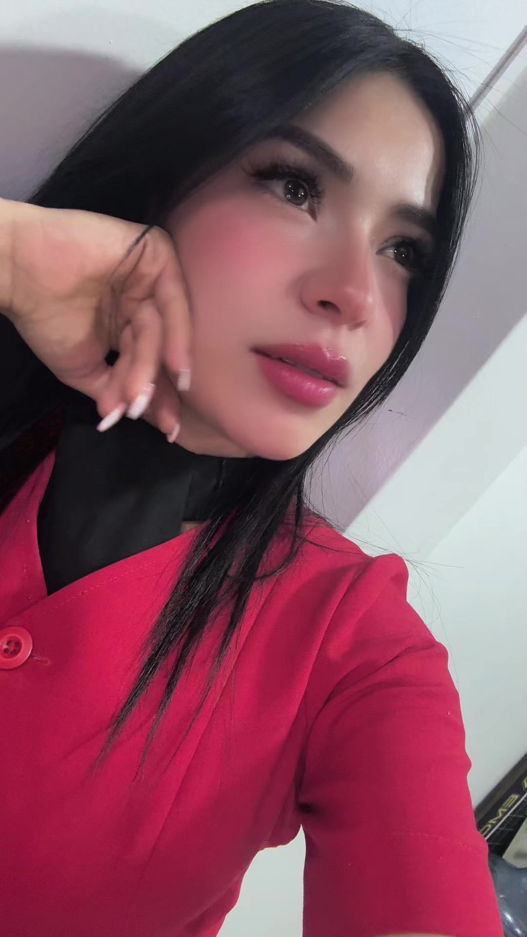 @Laurita Tique