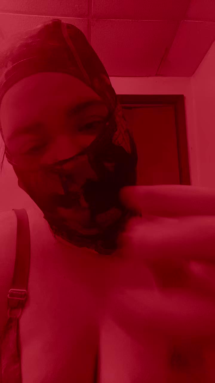 @lilmasked girl420