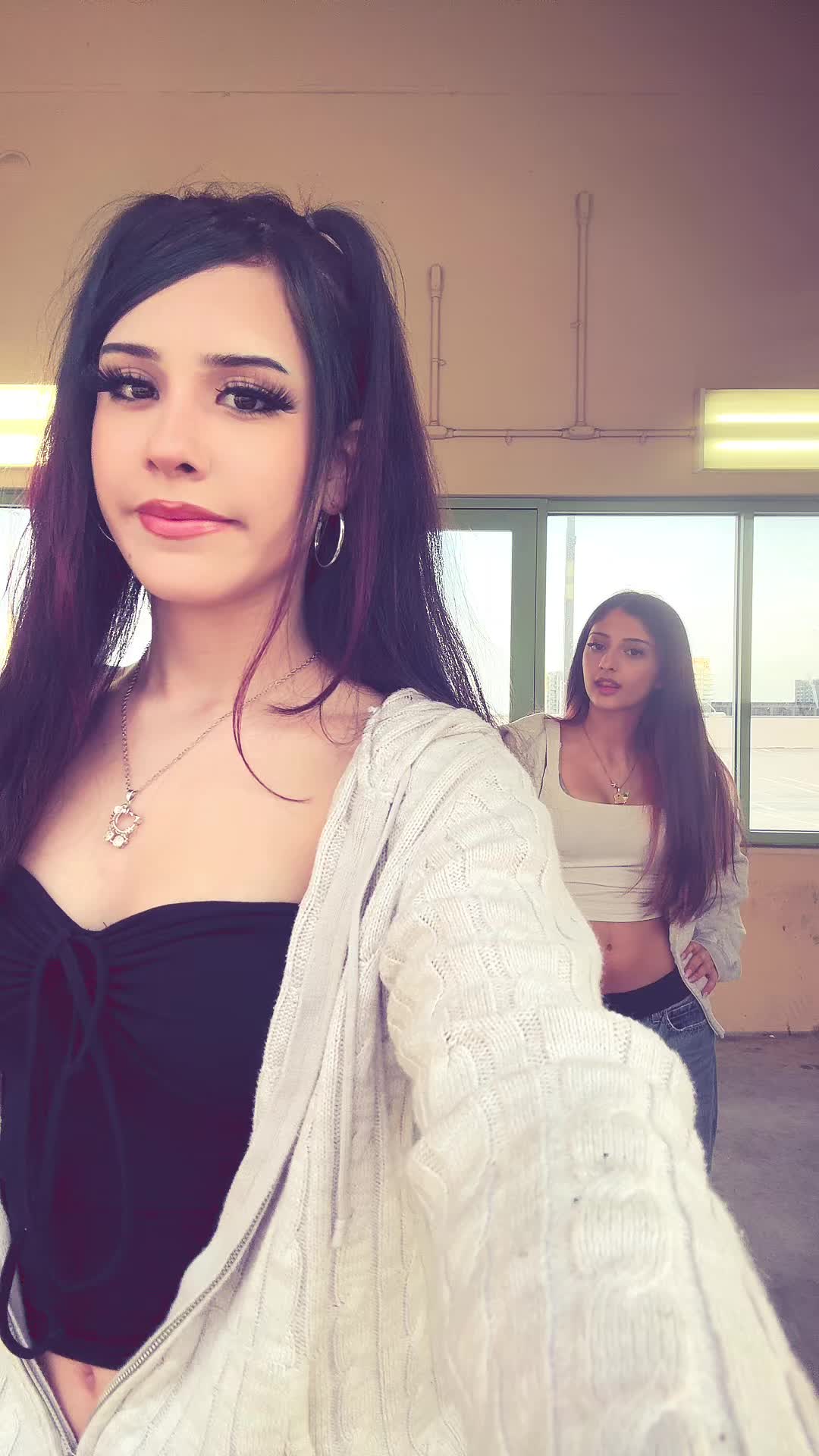 @⃟