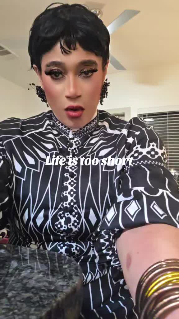 @Demi