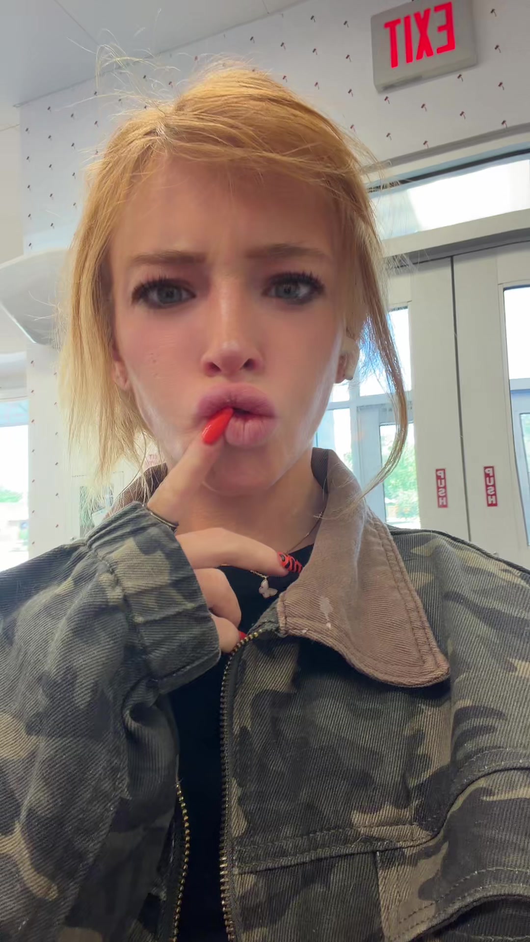 @fyecrtch