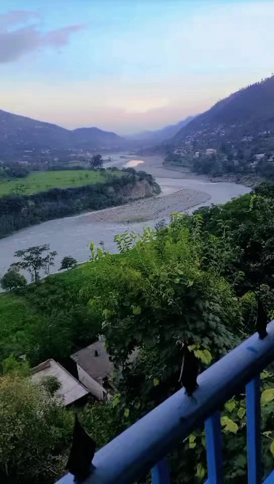 @Ajju Bhai✌️ ▄︻̷̿┻̿═━一🔹