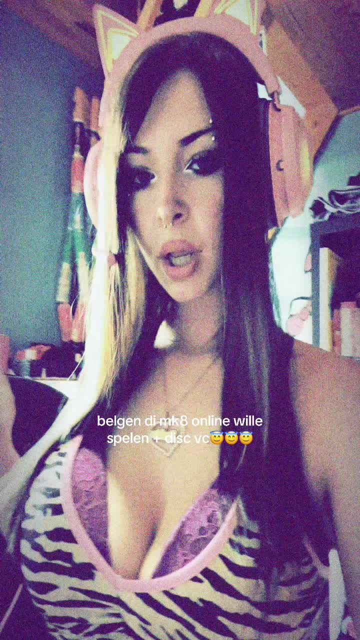 @·:*¨༺☠︎︎♱𝔩𝔢𝔢♱☠︎︎༻¨*:·
