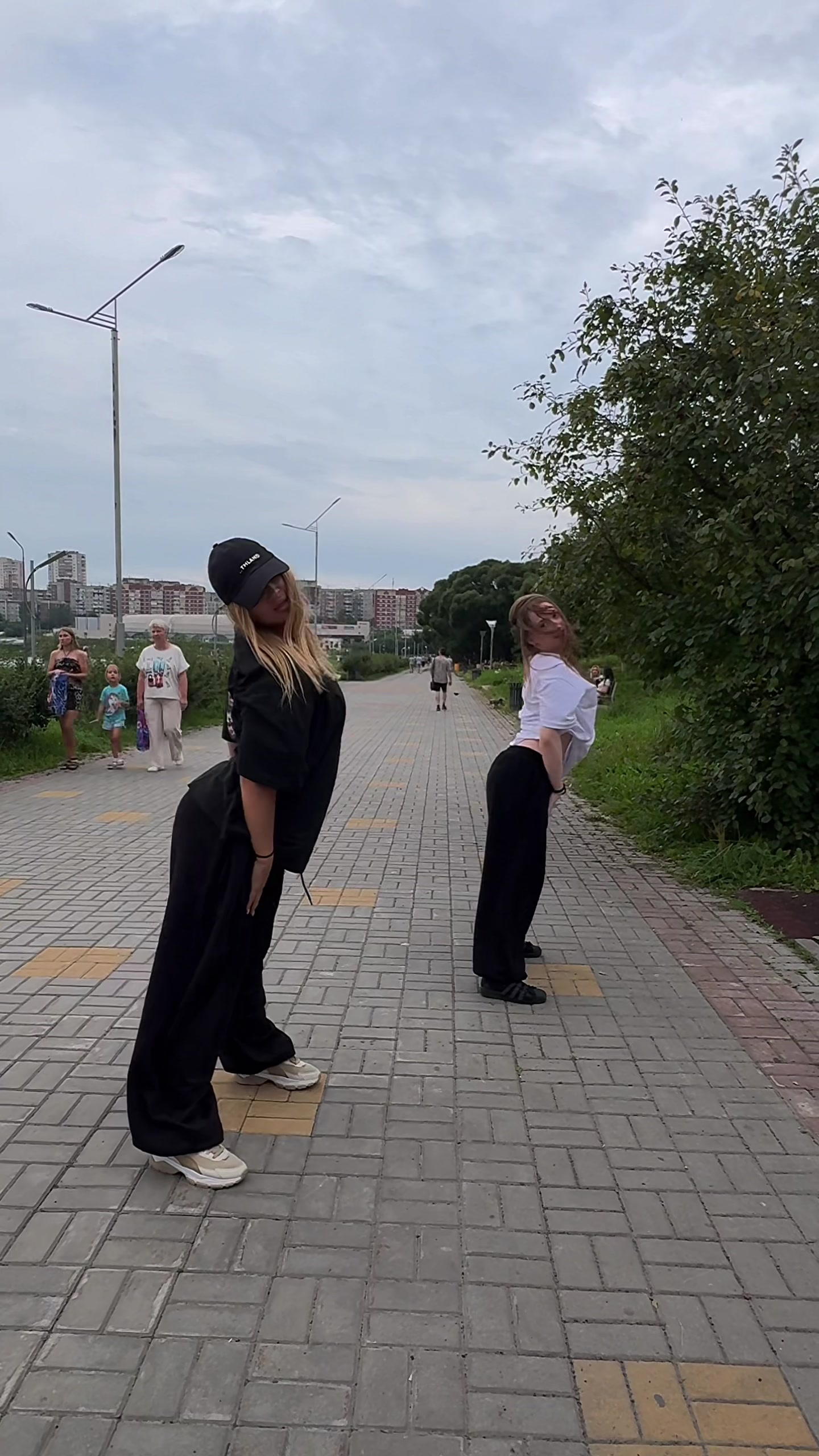 @hey__moto