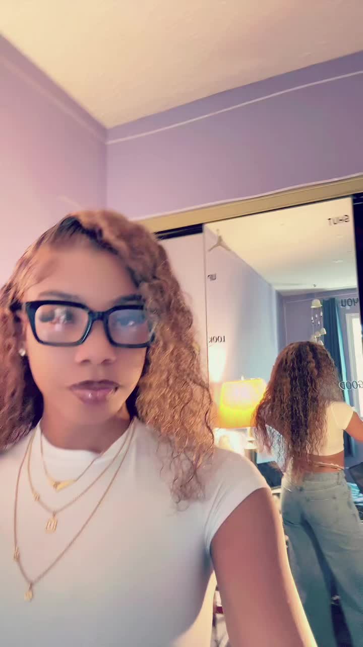 @Dee🩵.