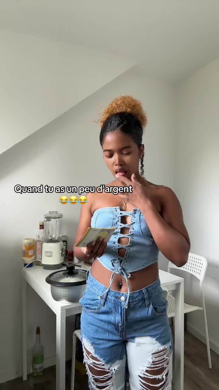 @MISS CURLY♌️