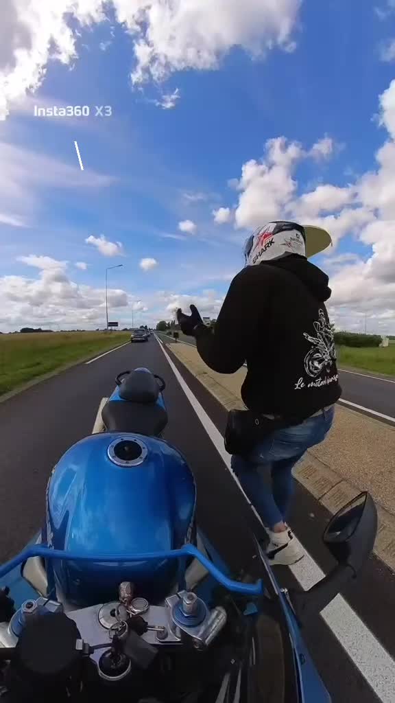 @LE MOTARD DANSANT