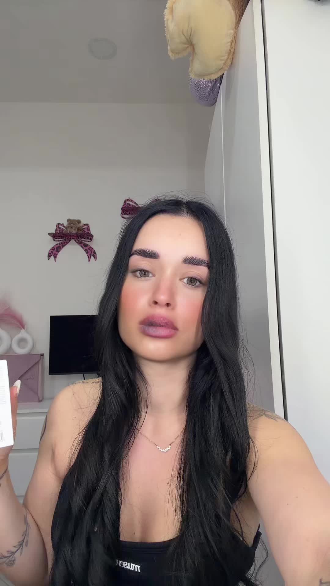 @tonyesara