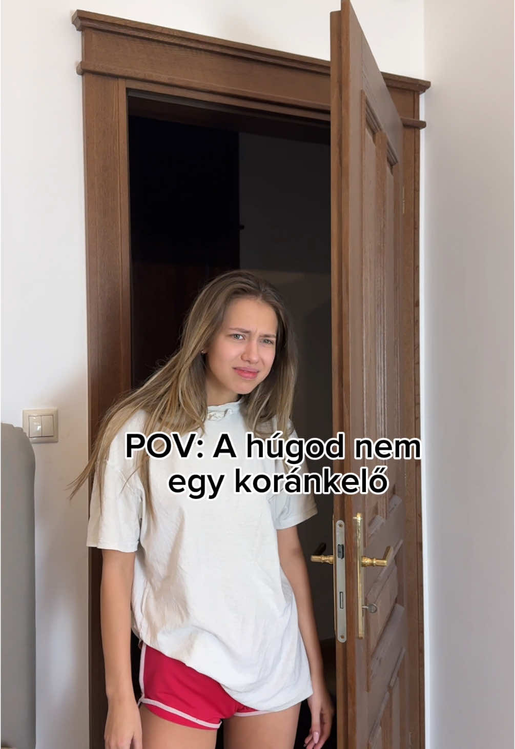 @Reni Hamikus