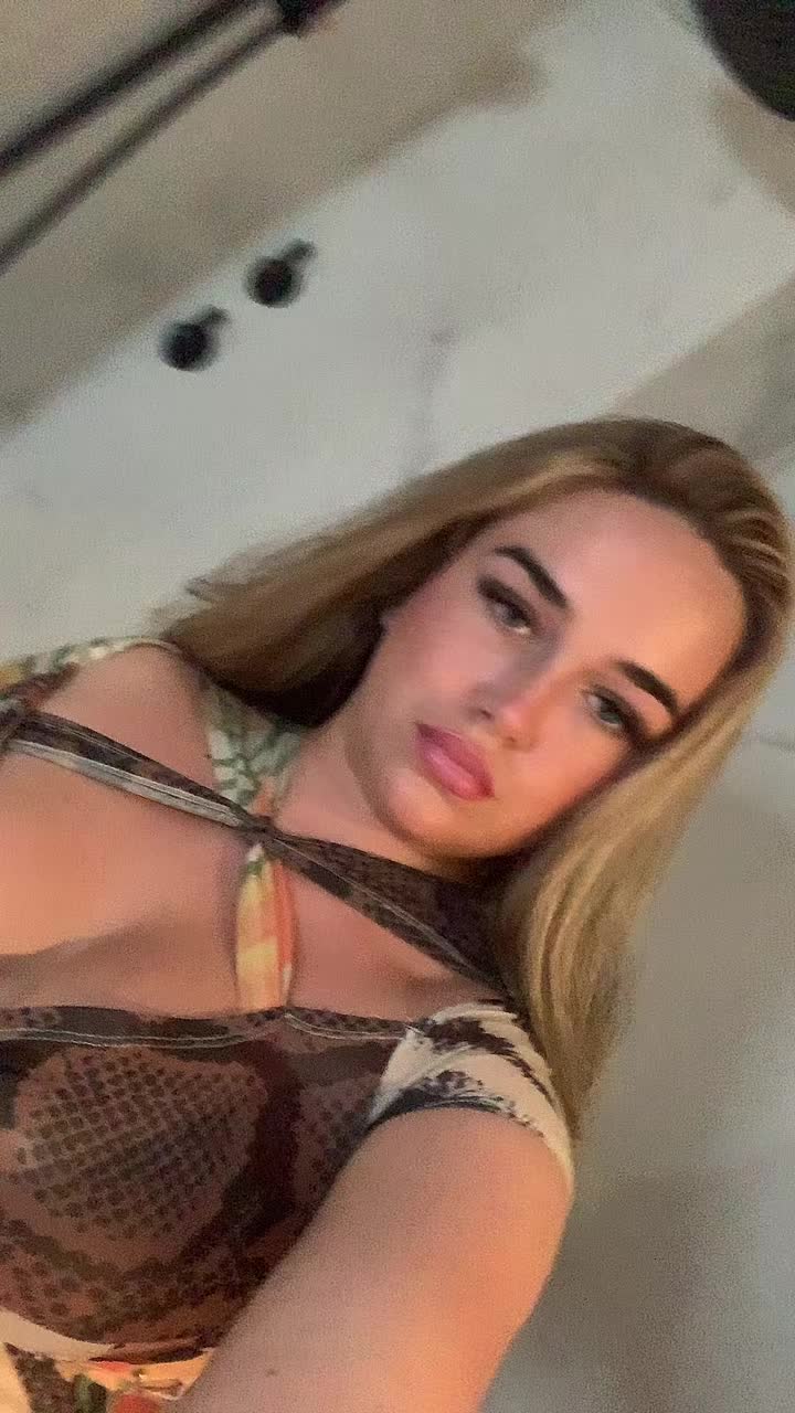 @Elliemaycawley1
