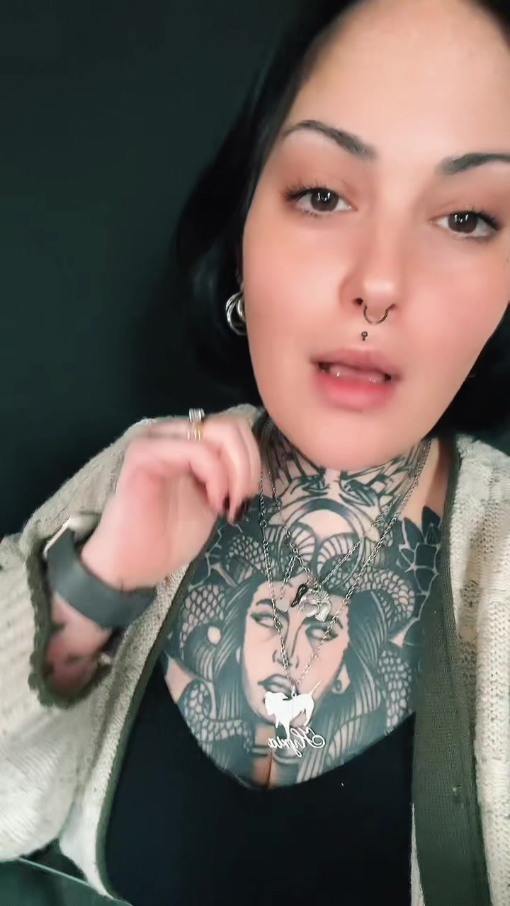 @Mikela🔪🥀🖤