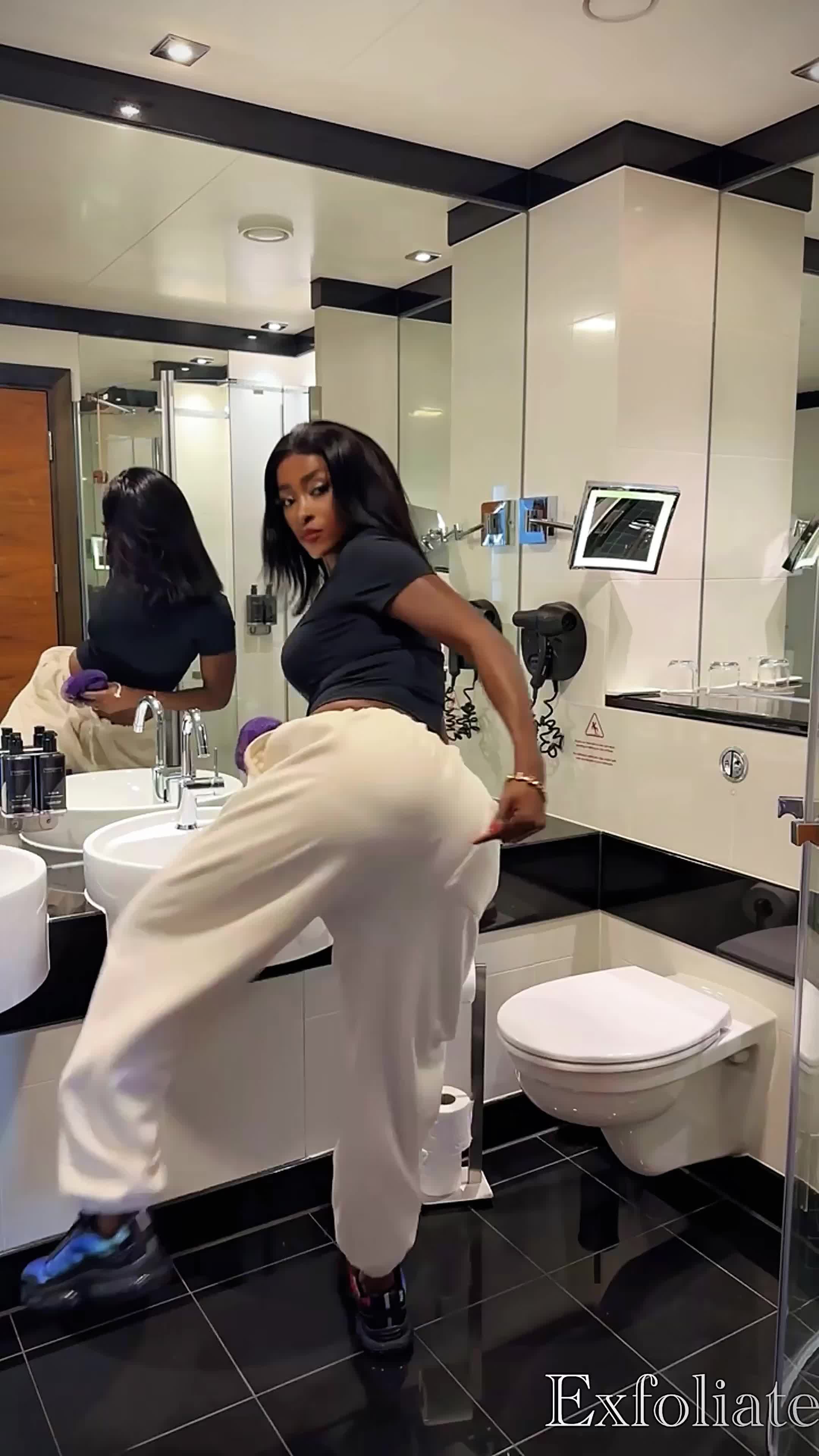 @Queenphyll Rees