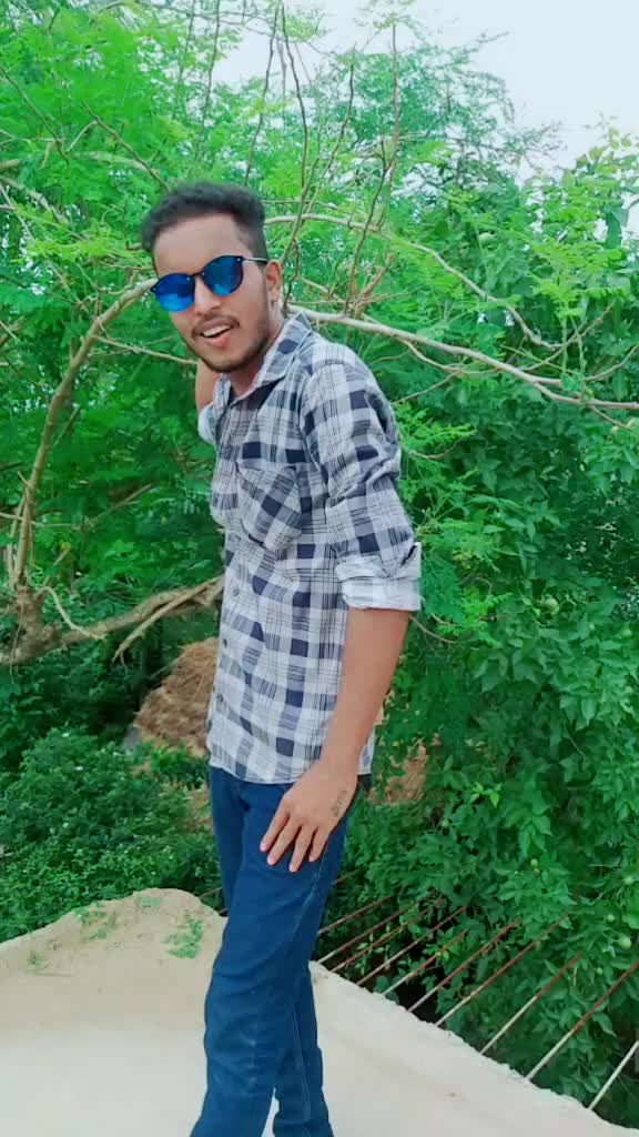 @T Kହସି ଦିଅ ମୋ ପାଗେଳୀ