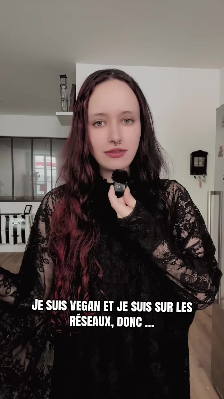 @🦇 𝔐𝔞𝔯𝔦𝔫𝔢 - Goth Girl