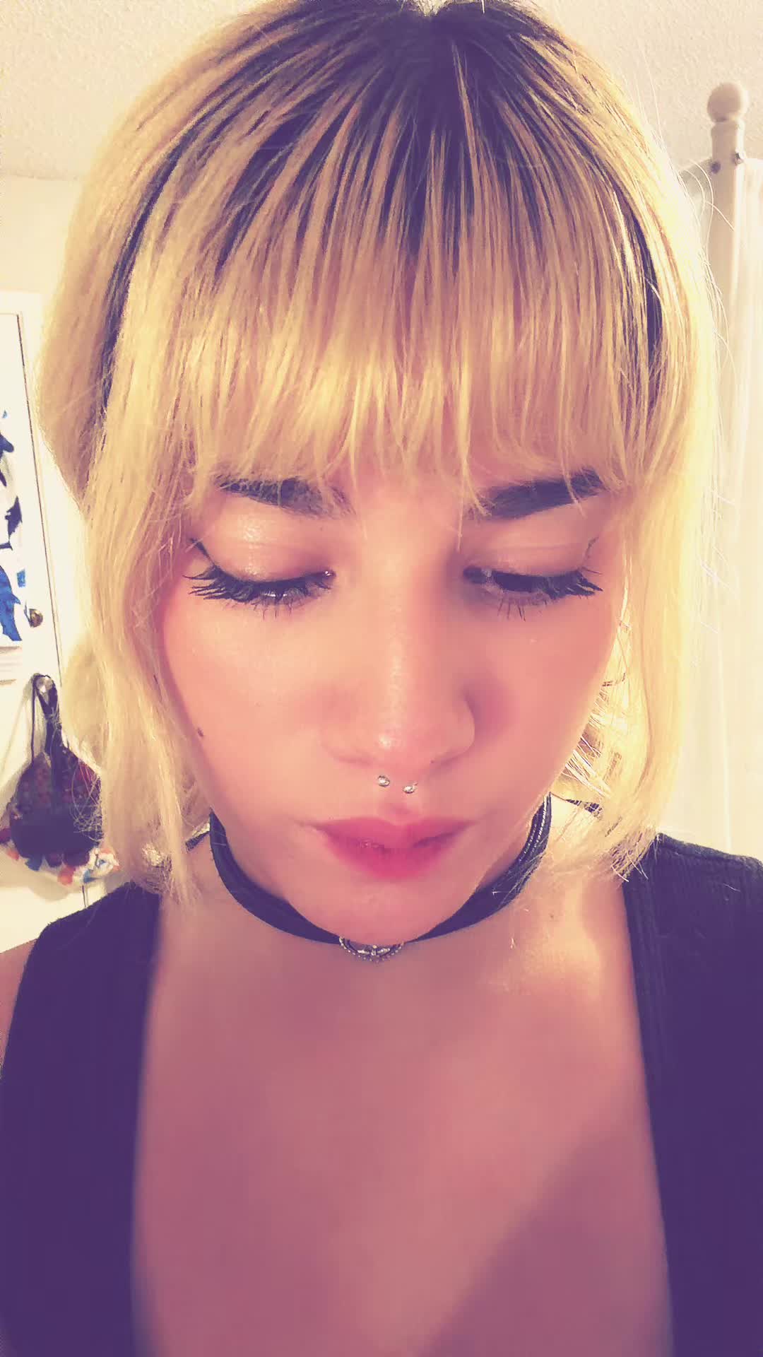 @moonsharkk