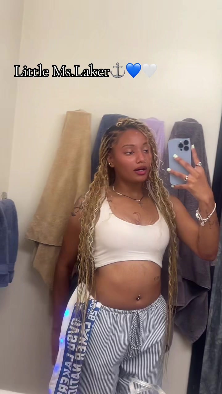 @kiarakalonn