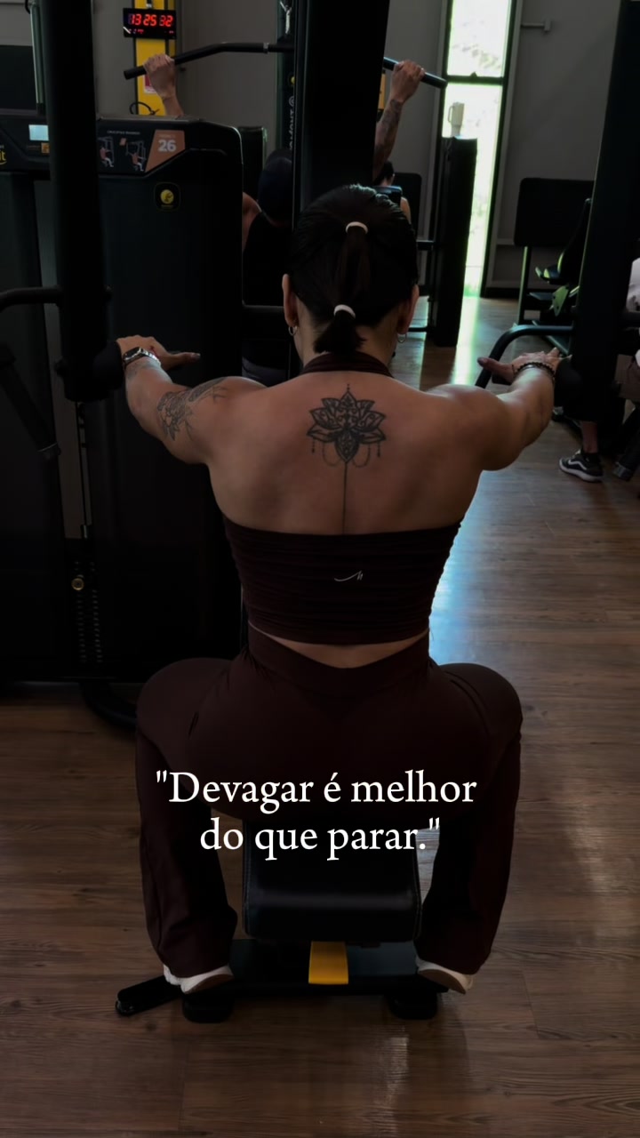 @lari19980_