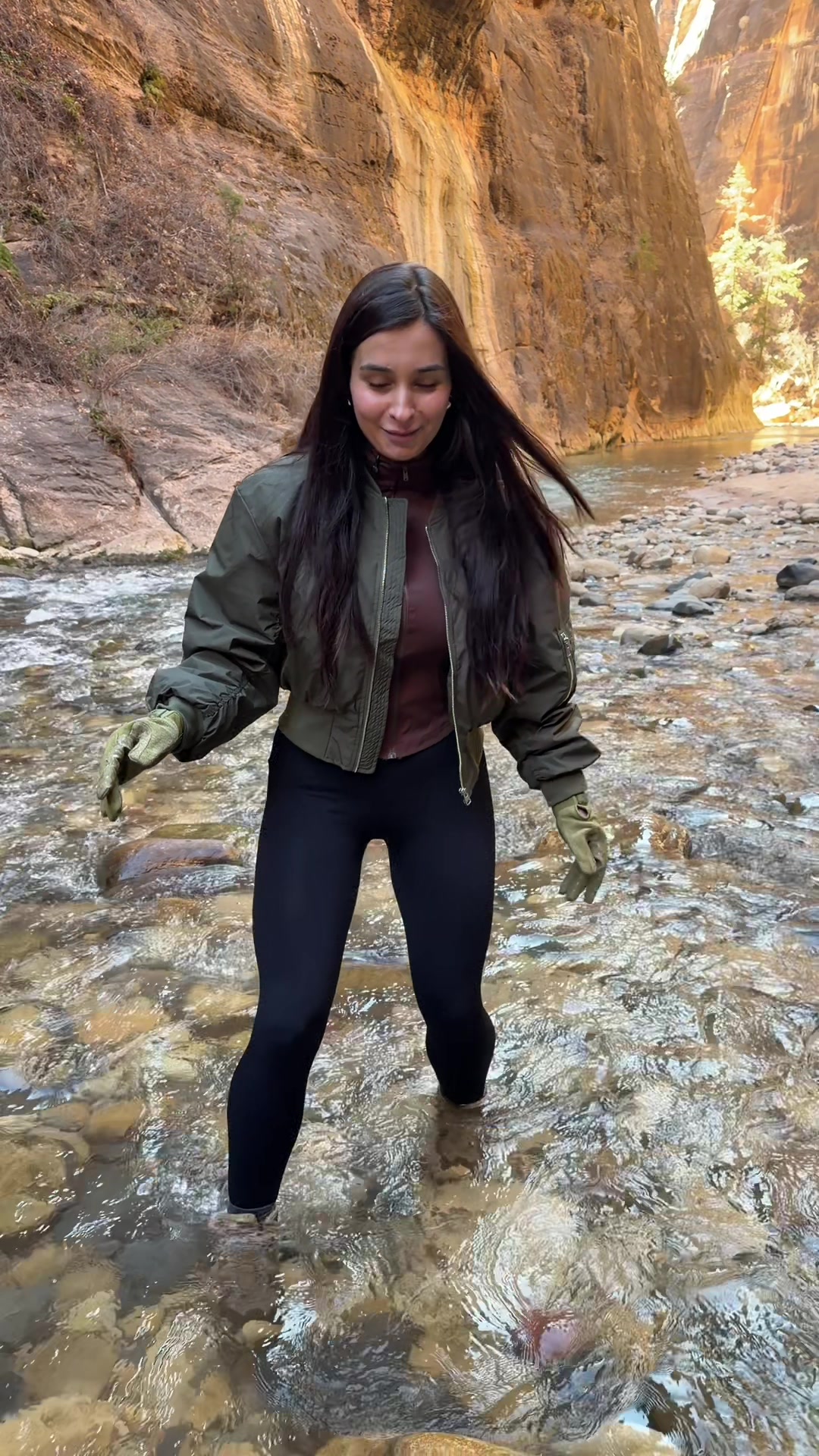 @MILIHOLICYOFFICIAL