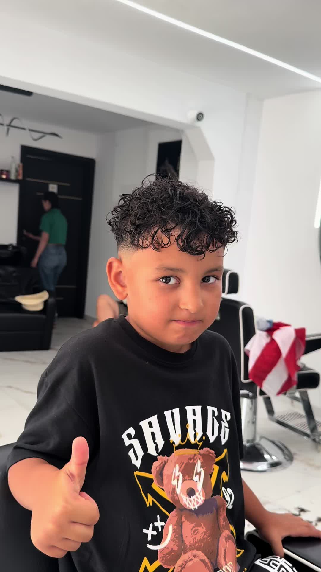 @FRAȚII BARBER