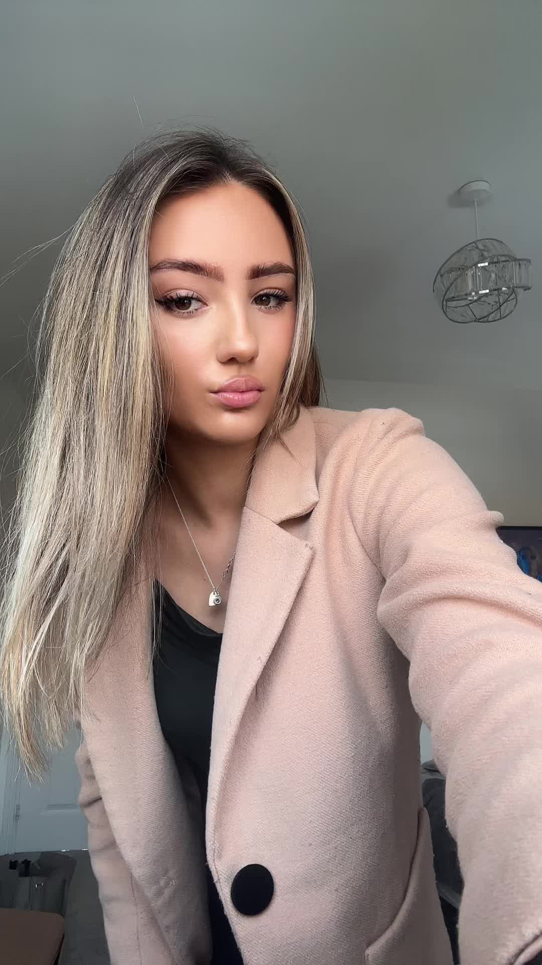 @Maisie