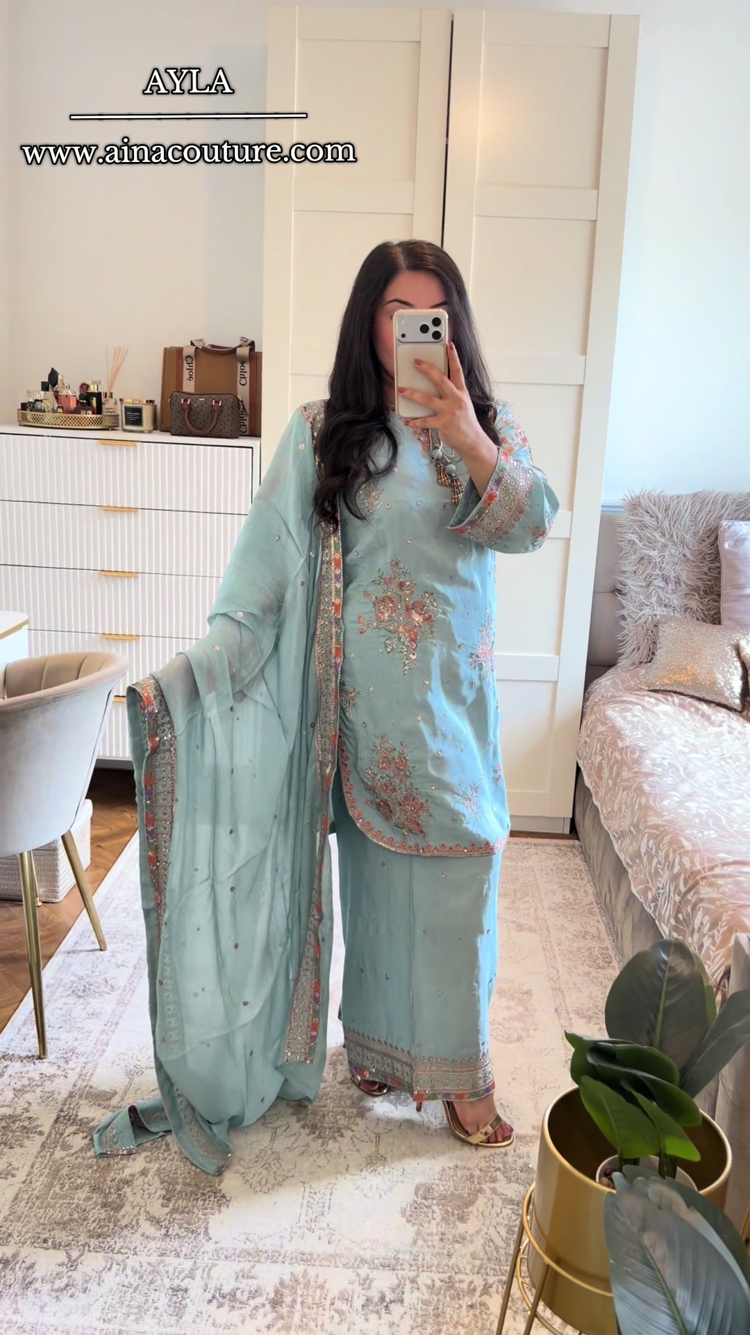 @Aina__couture