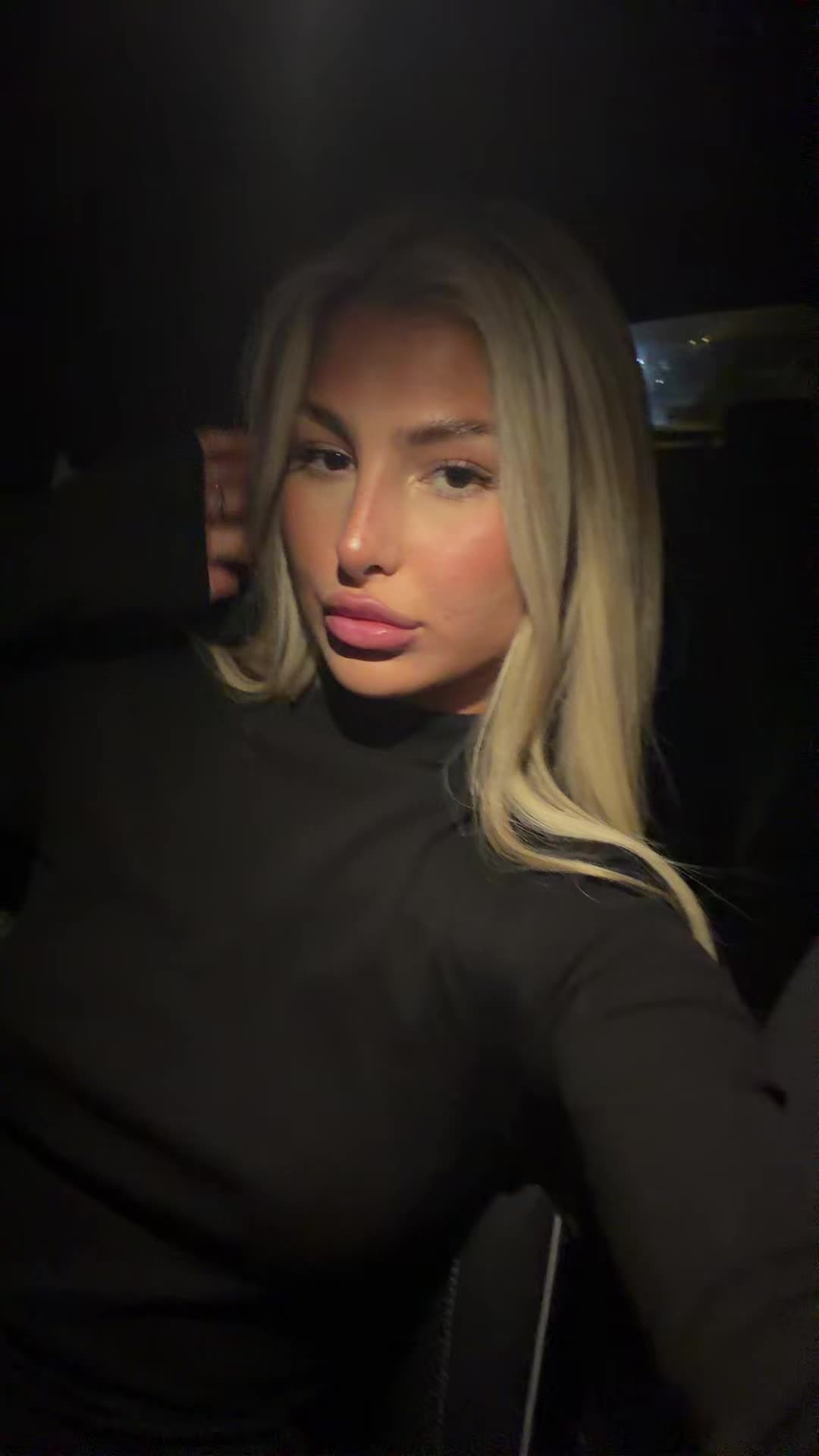 @blondiexbabe