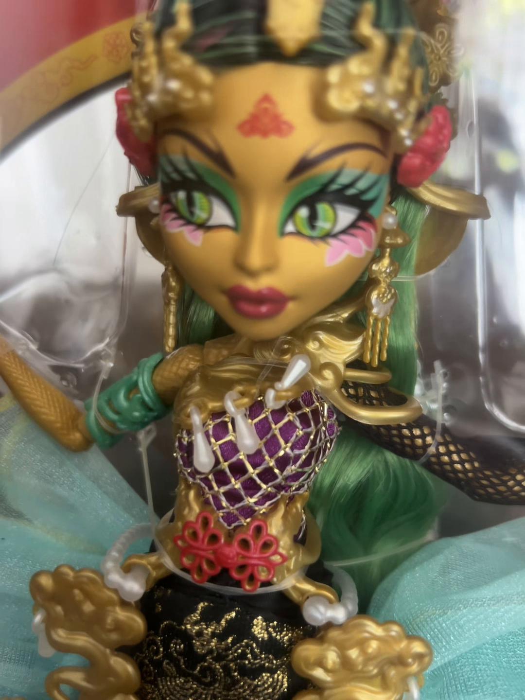 @Creepy Doll Parts
