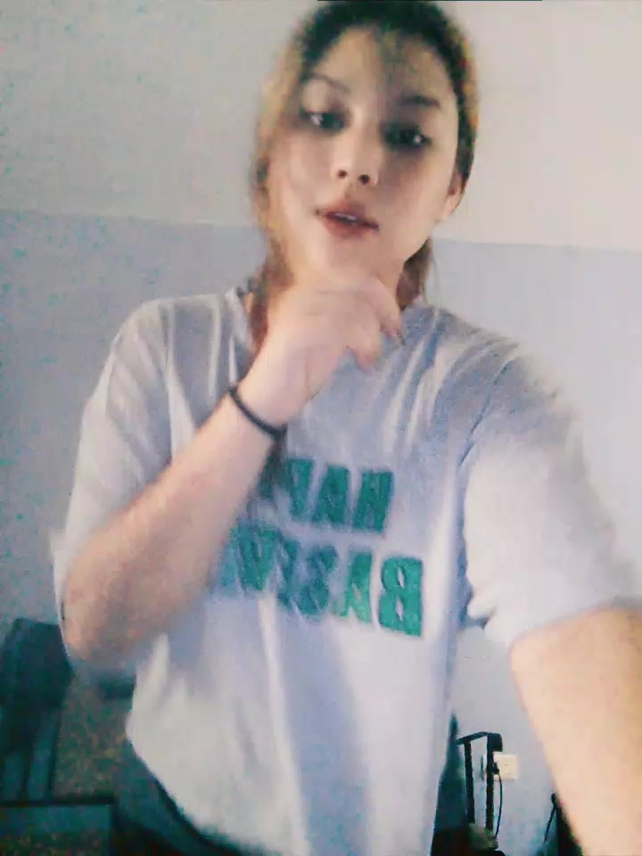 @Ane_:3