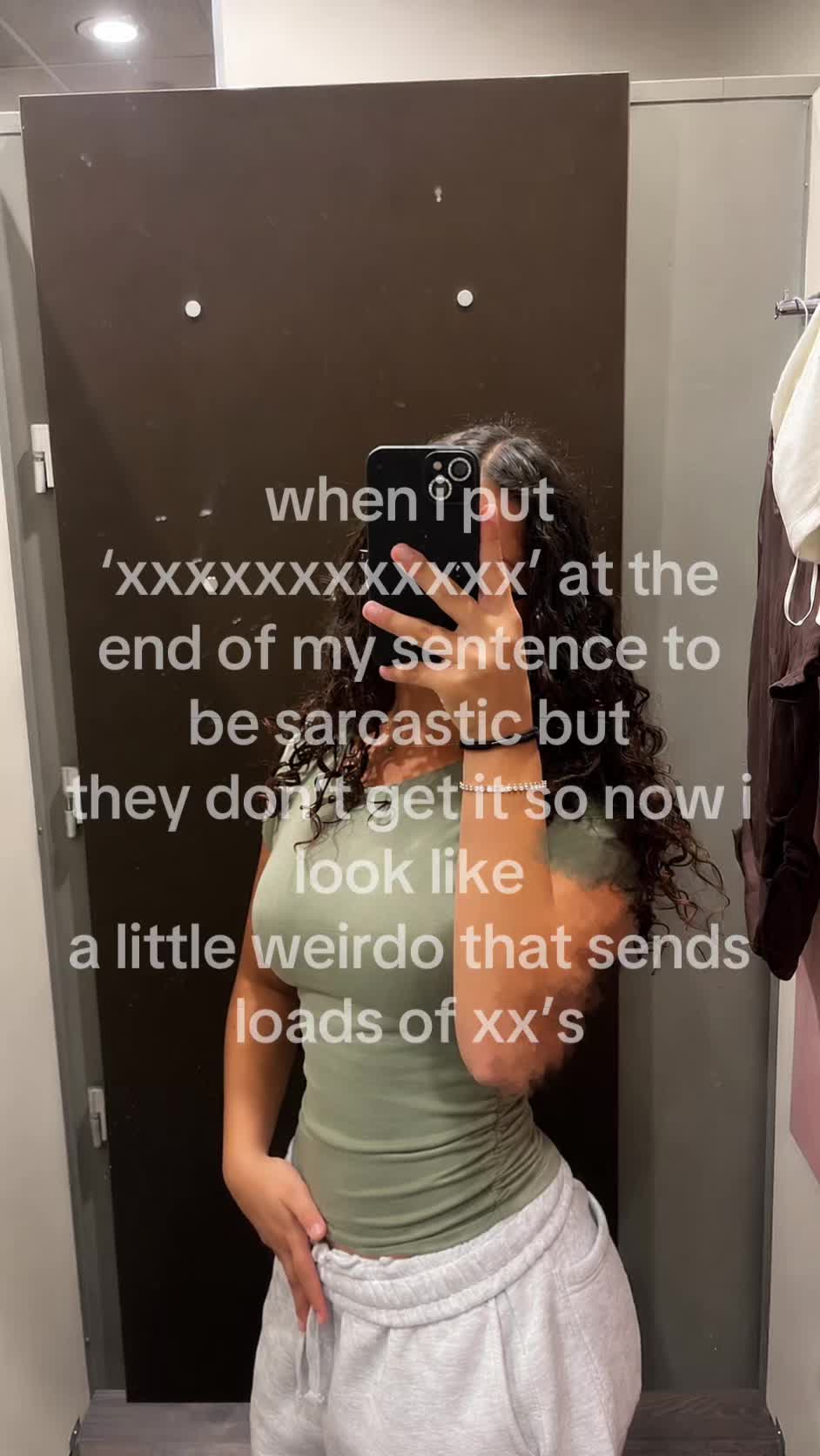 @⃟