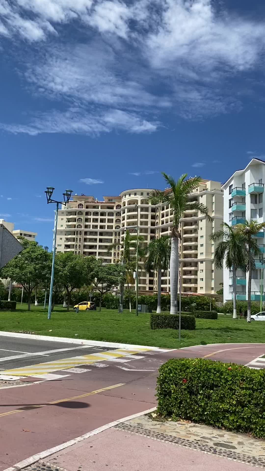 @LOS TROTAMUNDOS