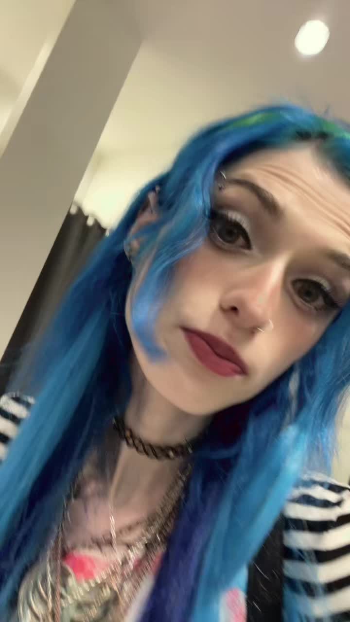 @Quirky_cosplays