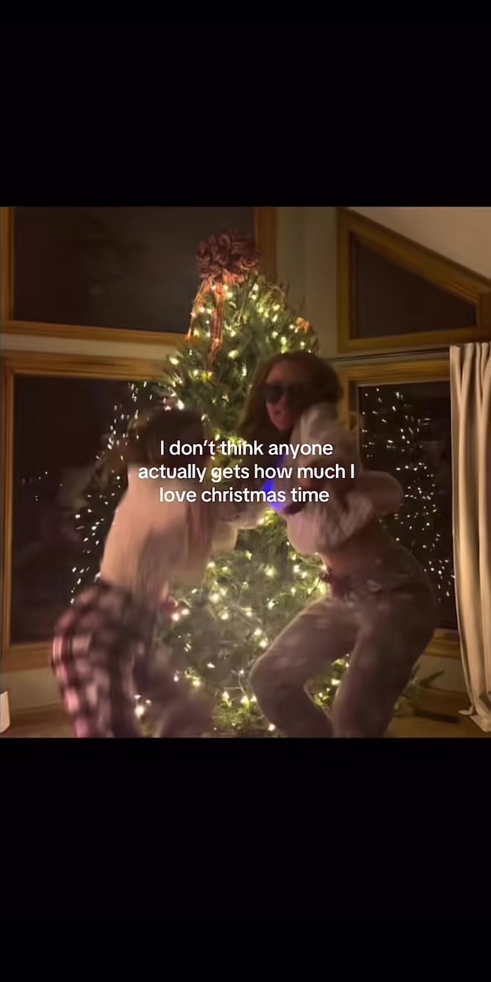 @C H R I S T M A S 🎄