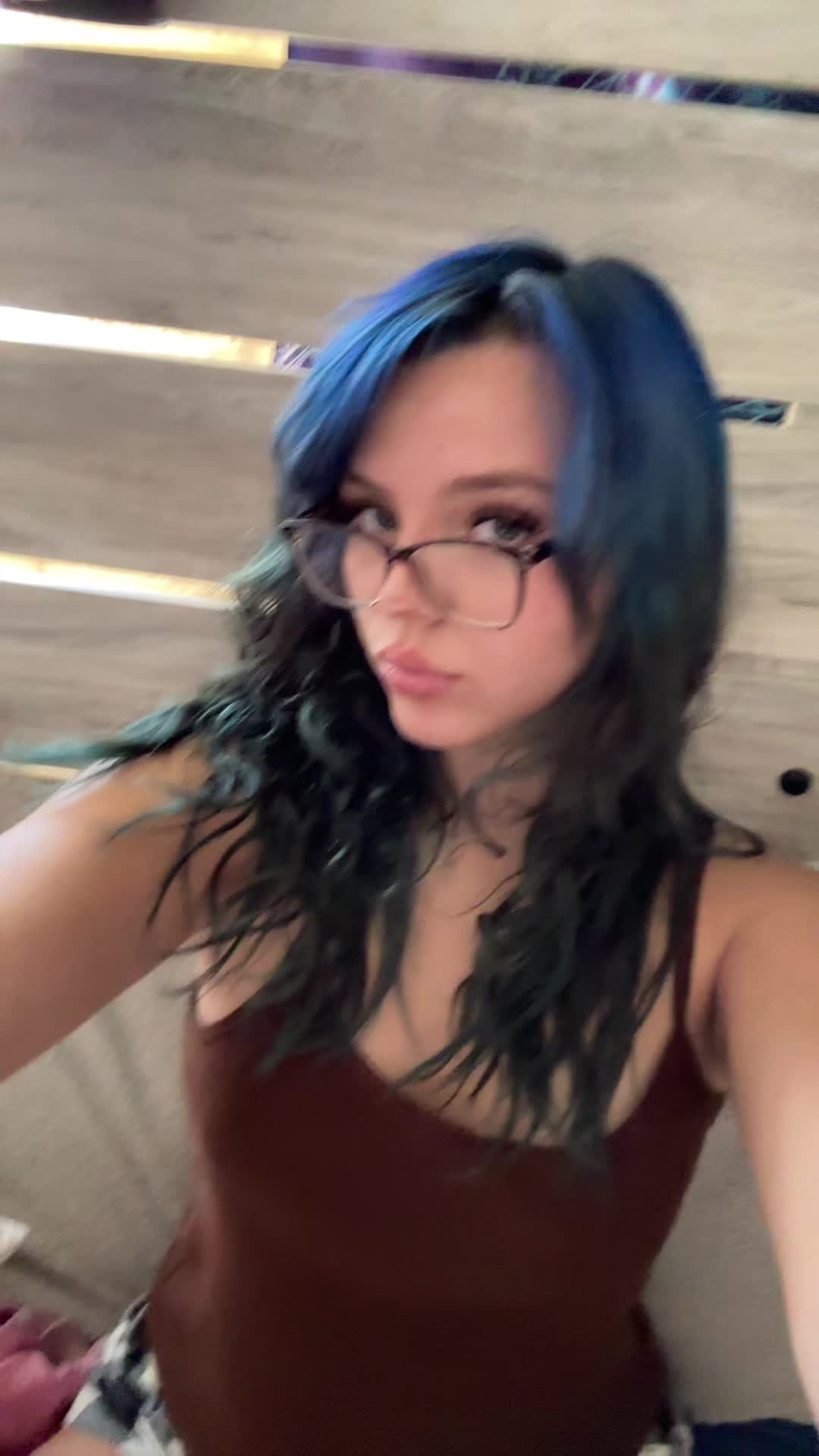 @:З